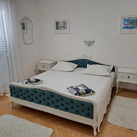Jelaska 아파트 산책길